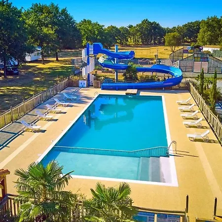 Mobil 4 Pers Proche Puy Du Fou Et Montaigu Camping